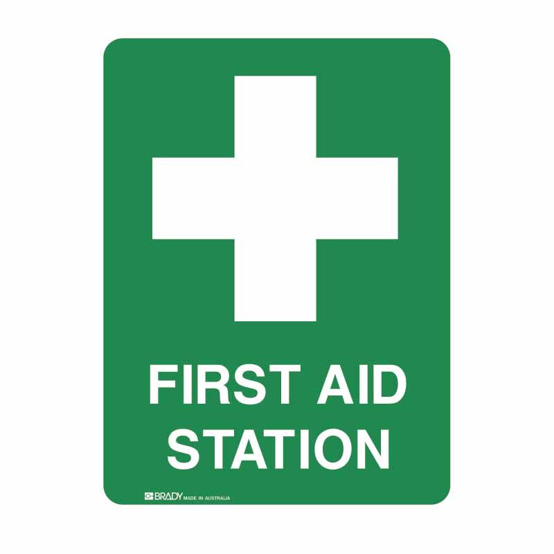 Sign First Aid Station M 450x600